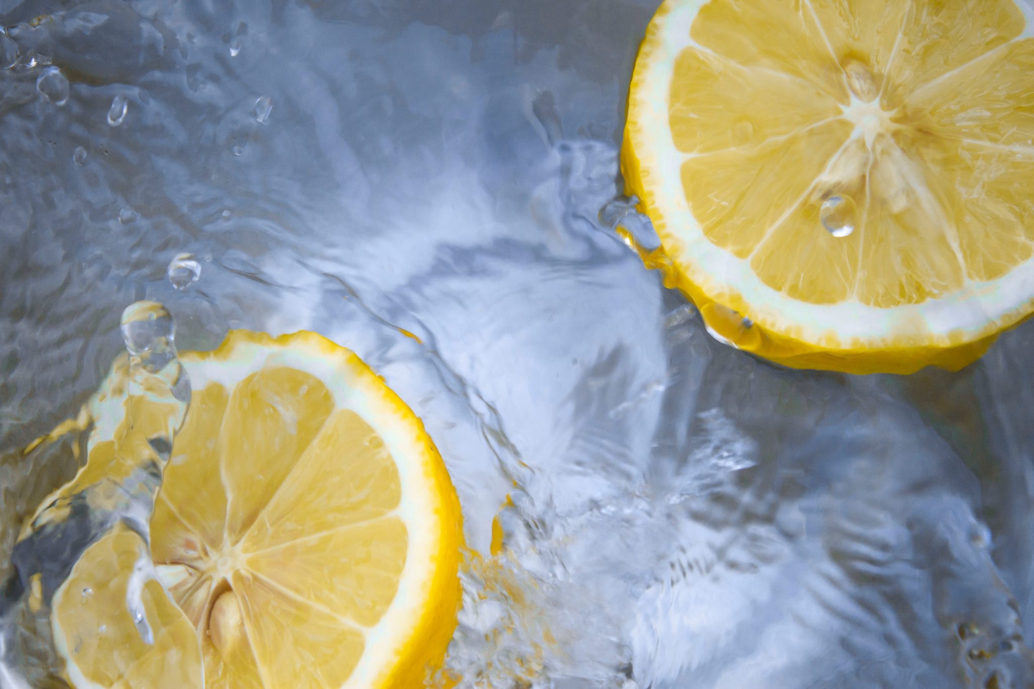 how to clean oven with lemon